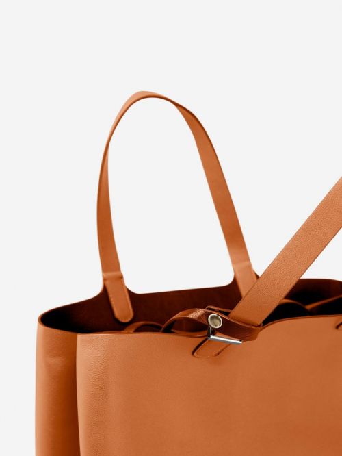 17082685 Cognac