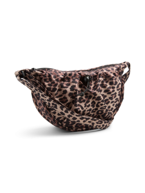17155820 Black Leo