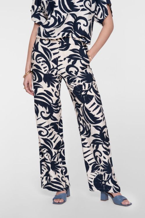 61141-26 37574 Navy/W