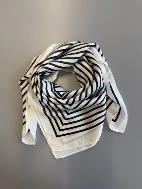 5228-2951 737 Cream