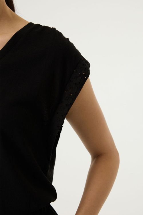 Q260007 60 Black