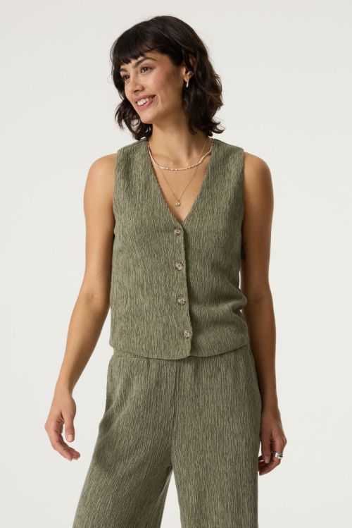 R260290 9945 Olive Bree
