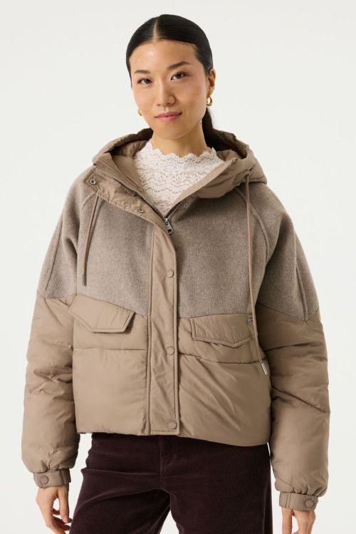 GJ2600904 4832 Dusky Taup