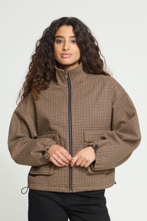 20126637 900011163 Brown