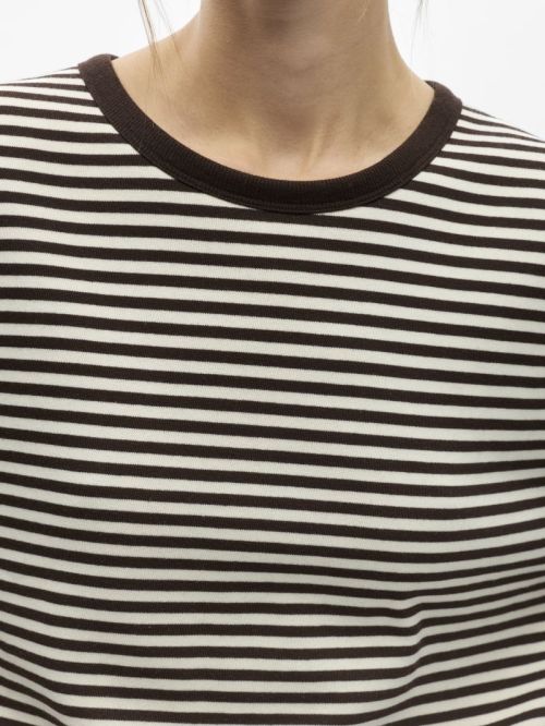23050562 Seal Brown STRI